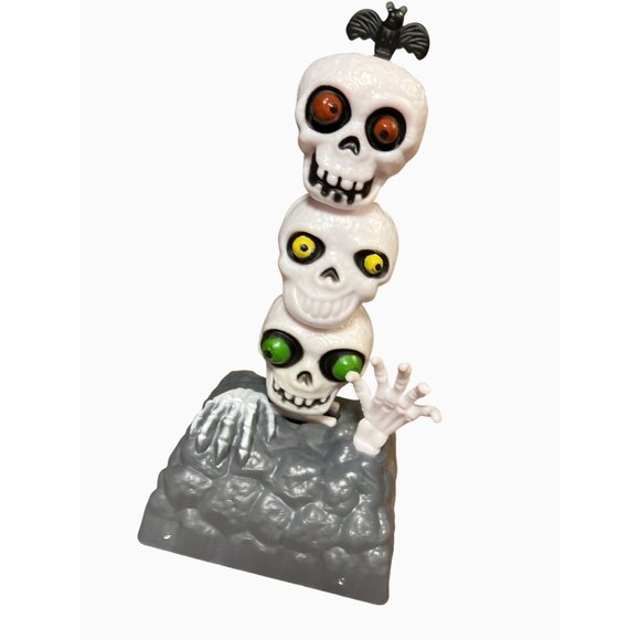 Halloween Solar-Powered Dancing Skeletons & Ghosts Set - Picture 4 of 11